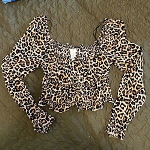 H&m leopard print crop top